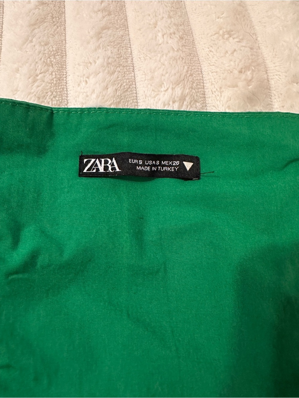 Zara Green Ruffled Crop Top - Picture 4 of 8